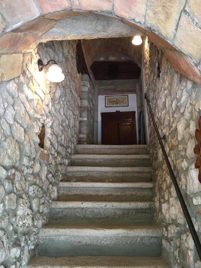 La Casetta Al Roccone Semproniano Exterior foto
